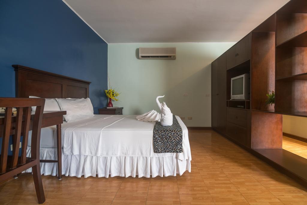 מנדאוה סיטי Oftana Suites מראה חיצוני תמונה