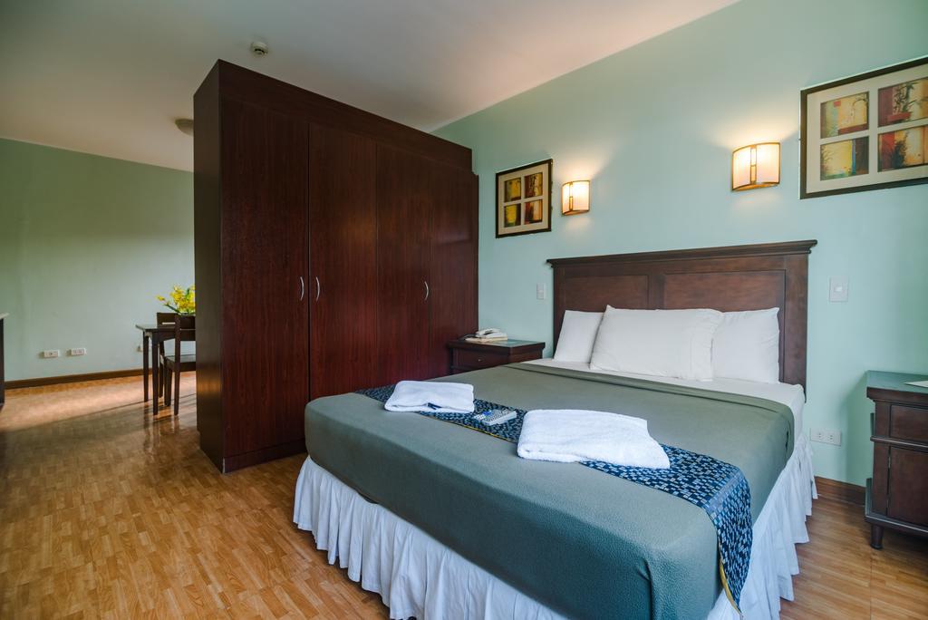 מנדאוה סיטי Oftana Suites מראה חיצוני תמונה