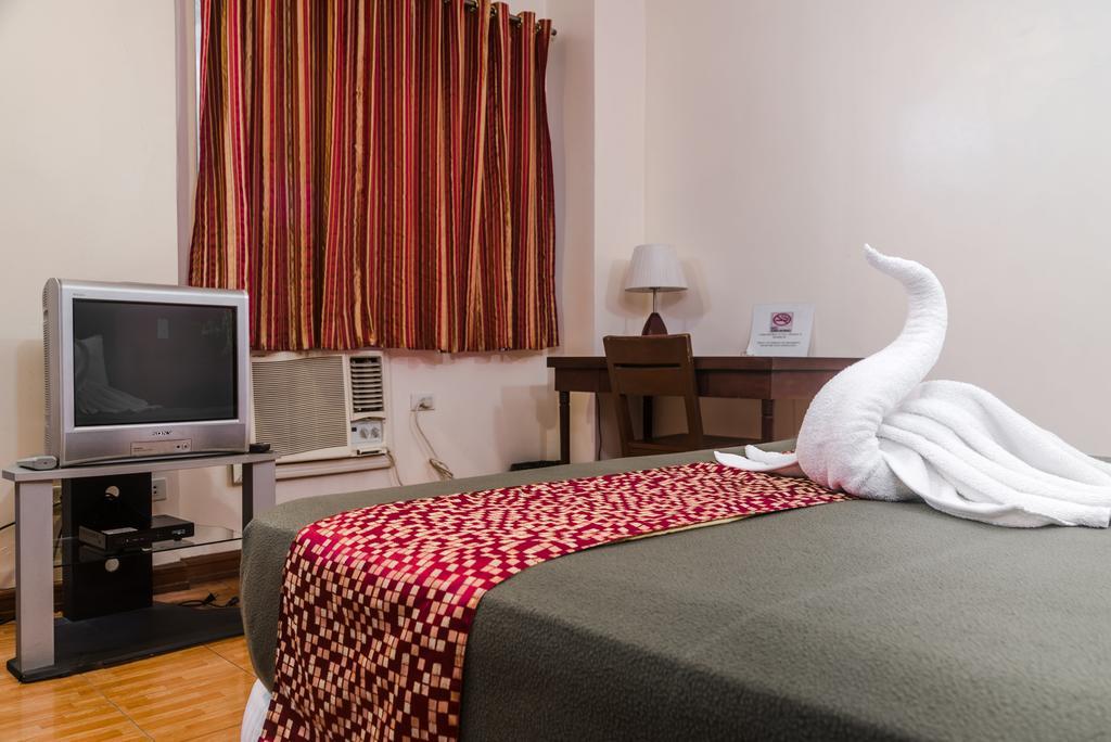 מנדאוה סיטי Oftana Suites מראה חיצוני תמונה