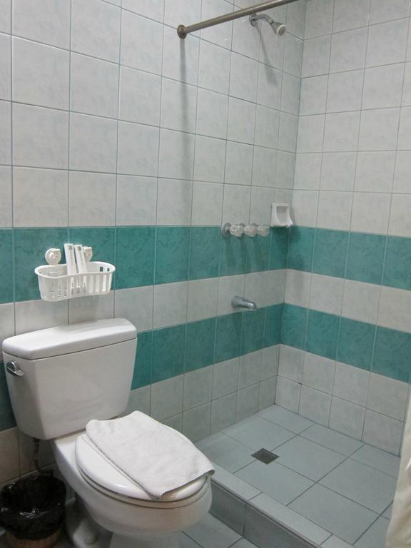 מנדאוה סיטי Oftana Suites מראה חיצוני תמונה