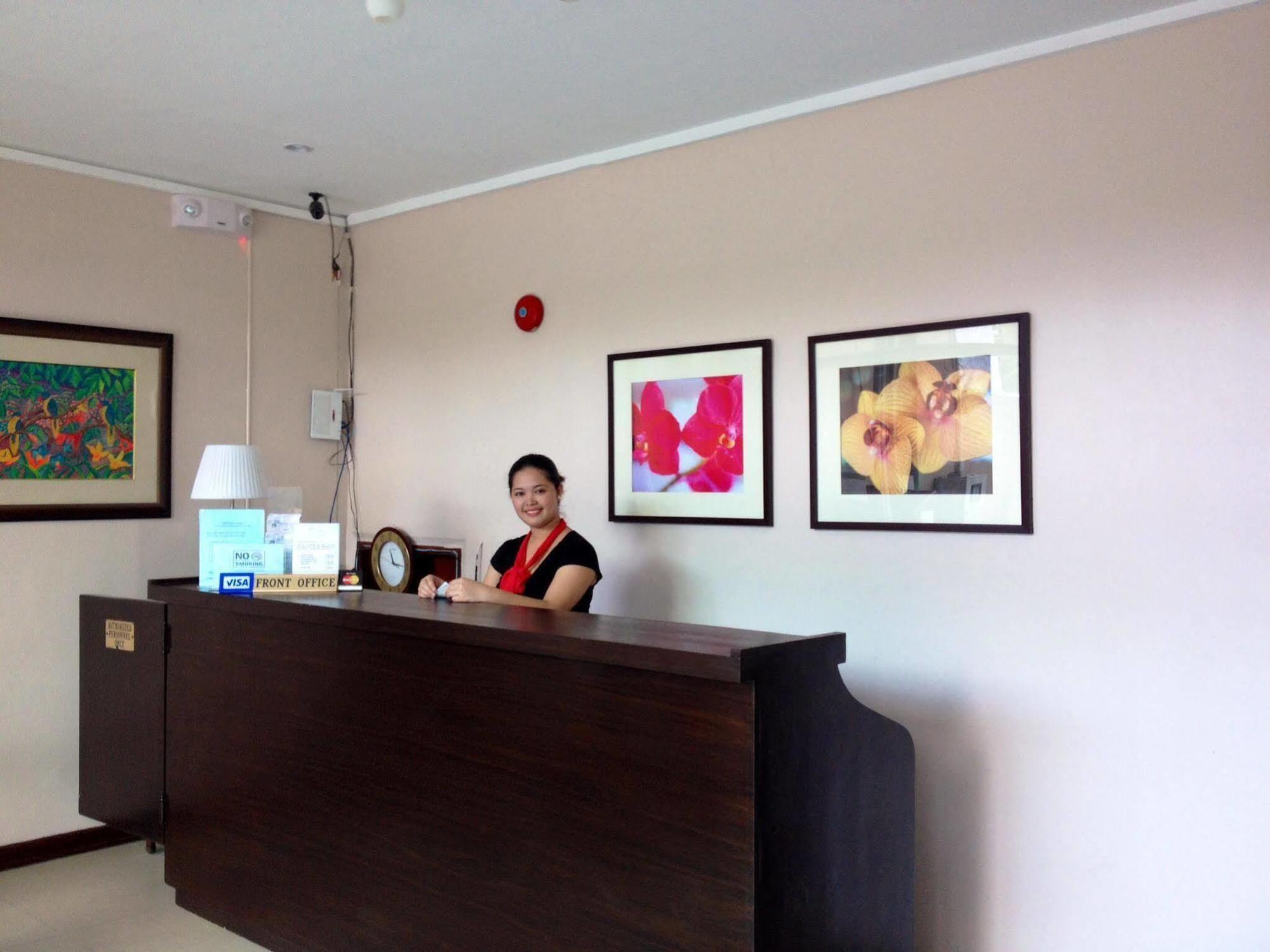 מנדאוה סיטי Oftana Suites מראה חיצוני תמונה