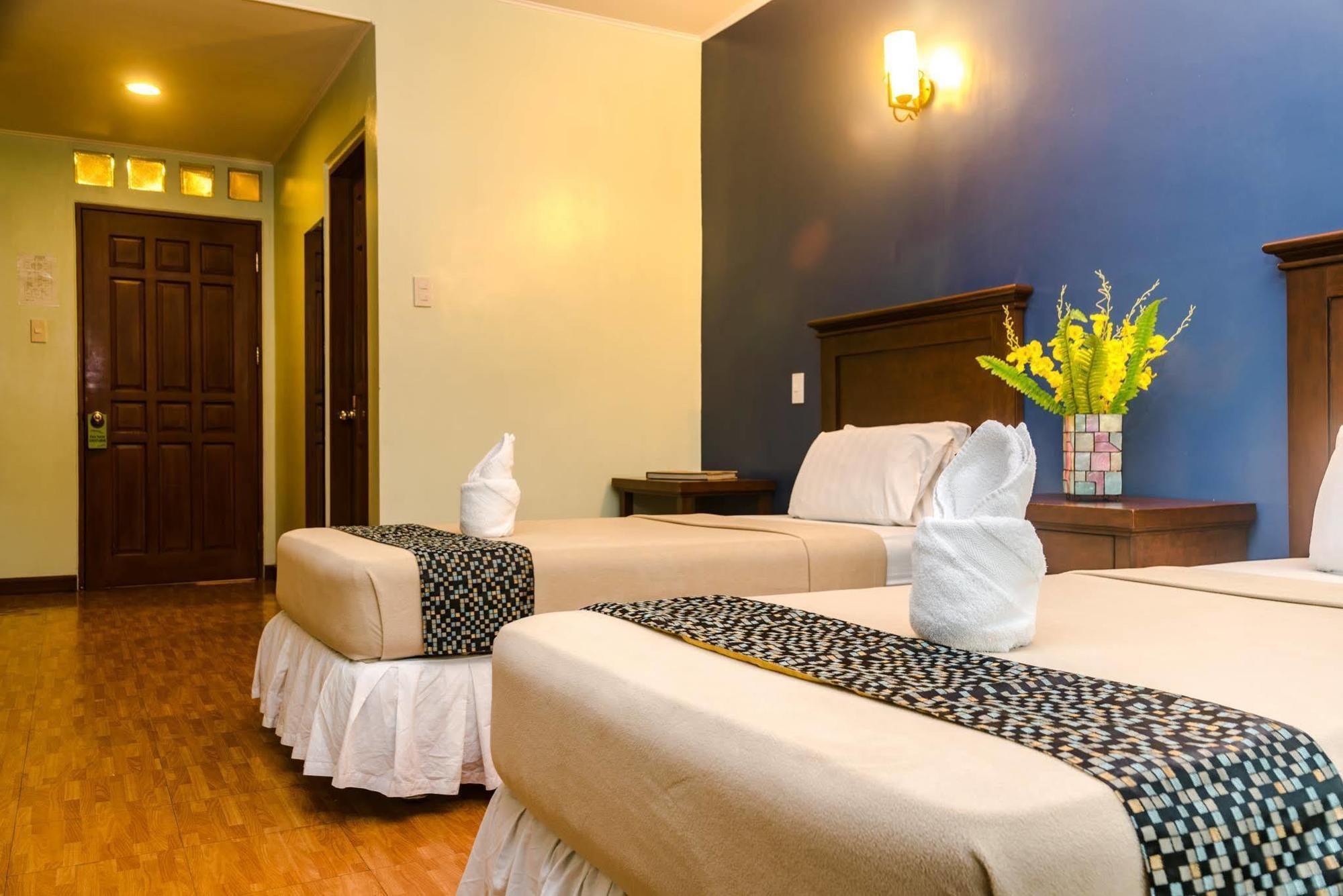 מנדאוה סיטי Oftana Suites מראה חיצוני תמונה
