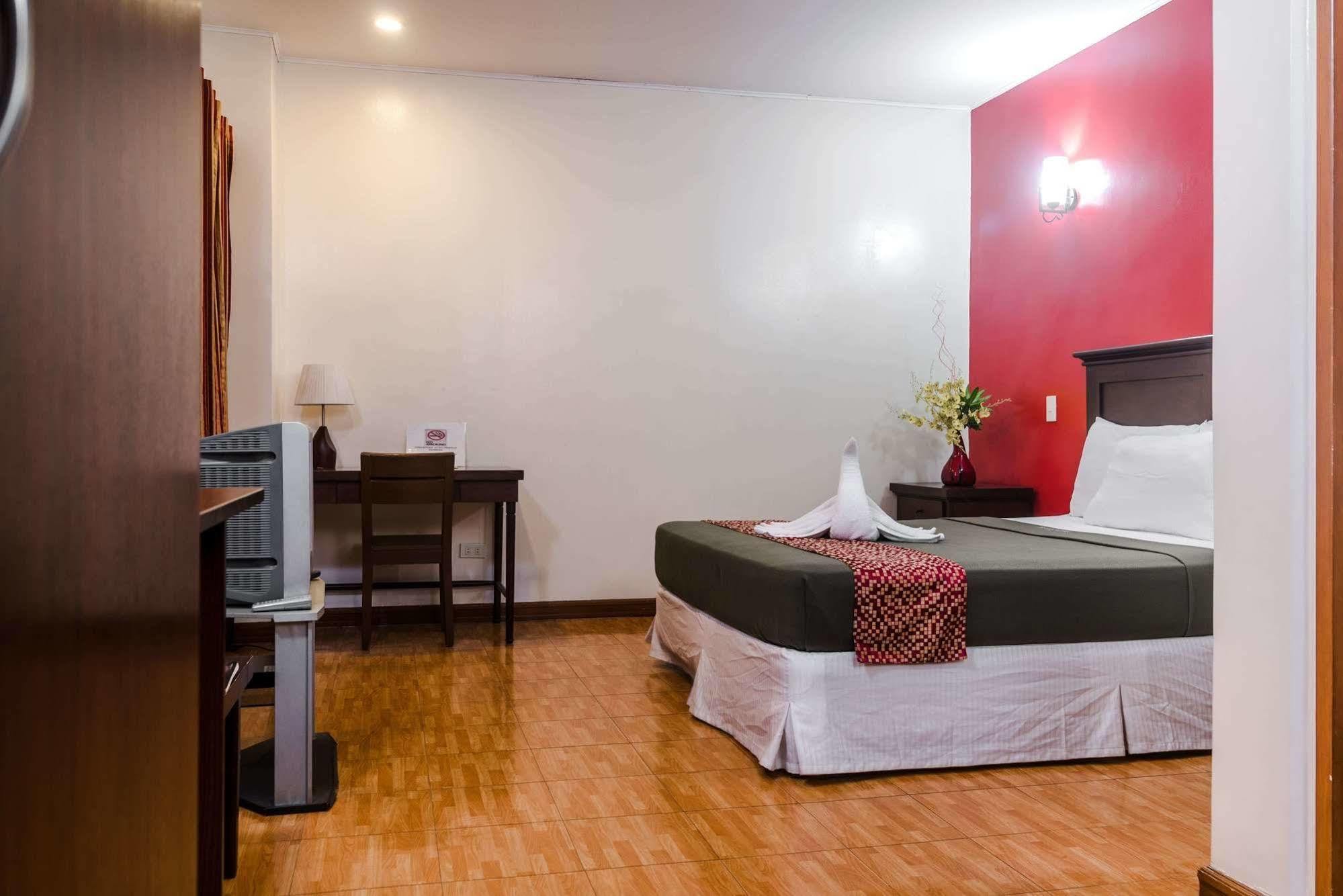מנדאוה סיטי Oftana Suites מראה חיצוני תמונה